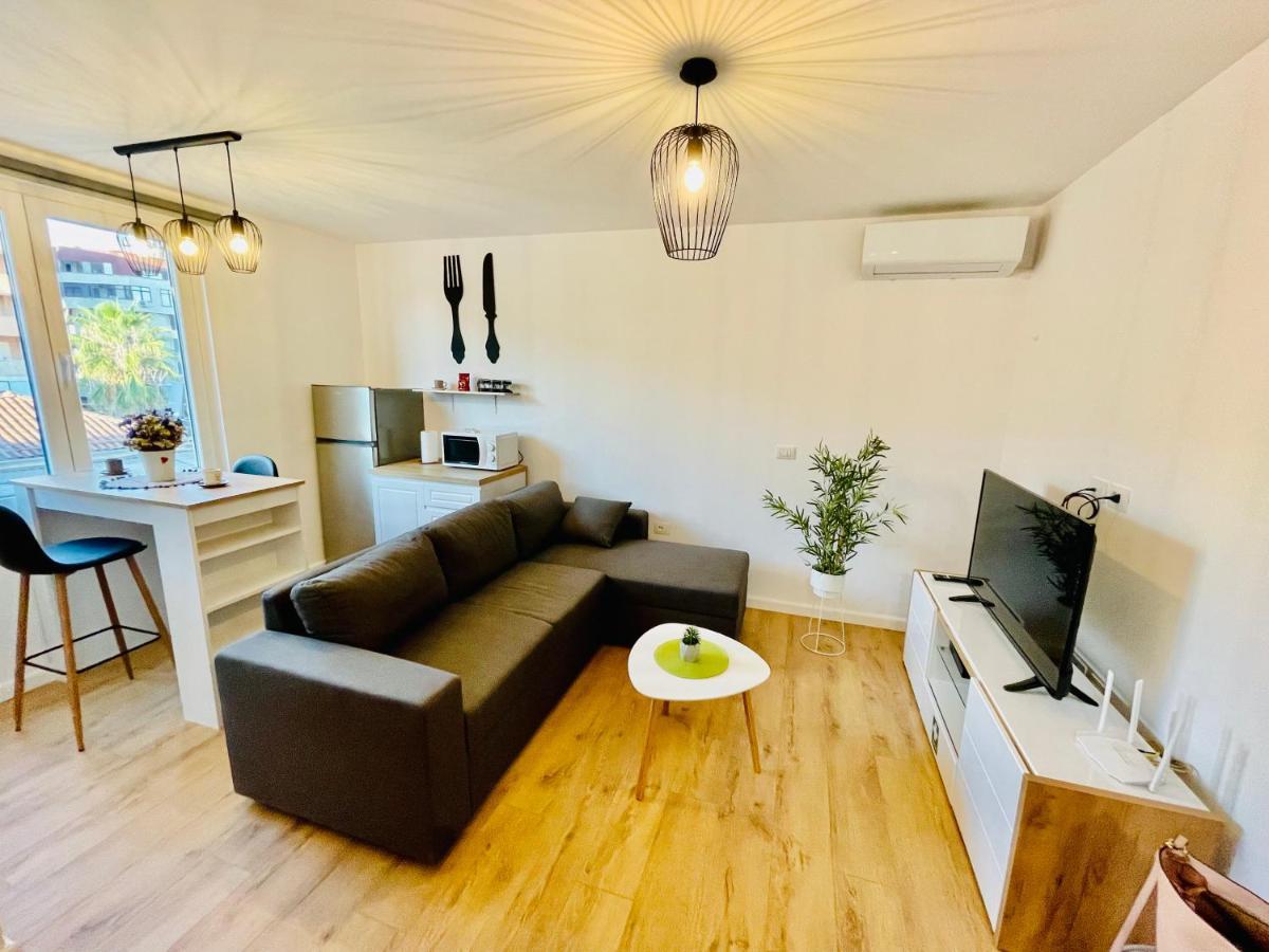Central Apartment 2, Tirana Buitenkant foto