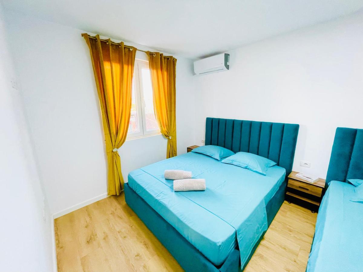 Central Apartment 2, Tirana Buitenkant foto