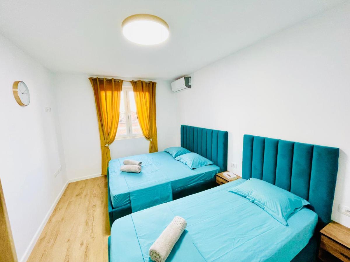 Central Apartment 2, Tirana Buitenkant foto