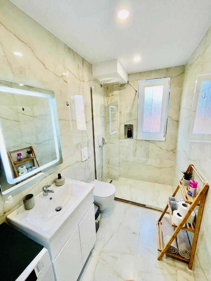 Central Apartment 2, Tirana Buitenkant foto