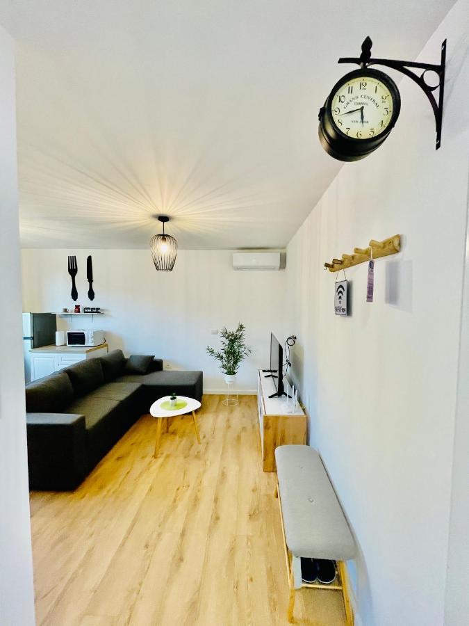 Central Apartment 2, Tirana Buitenkant foto