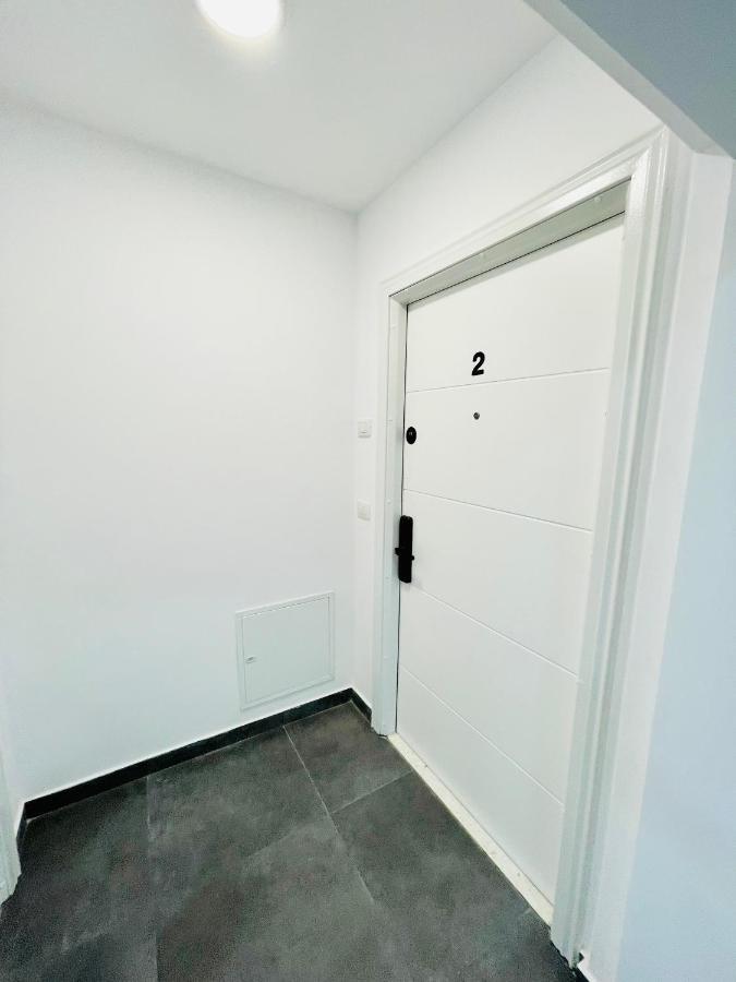 Central Apartment 2, Tirana Buitenkant foto