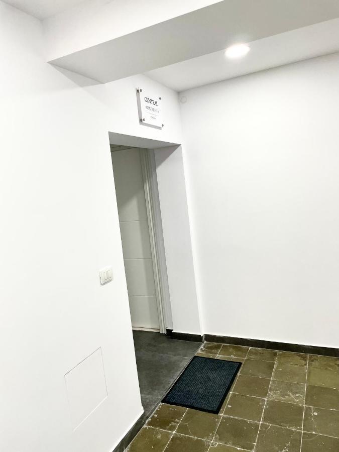Central Apartment 2, Tirana Buitenkant foto