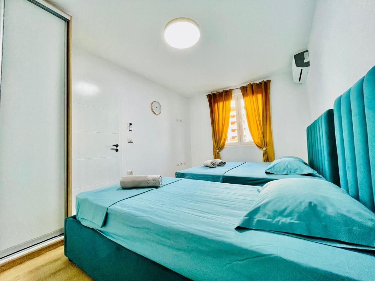 Central Apartment 2, Tirana Buitenkant foto
