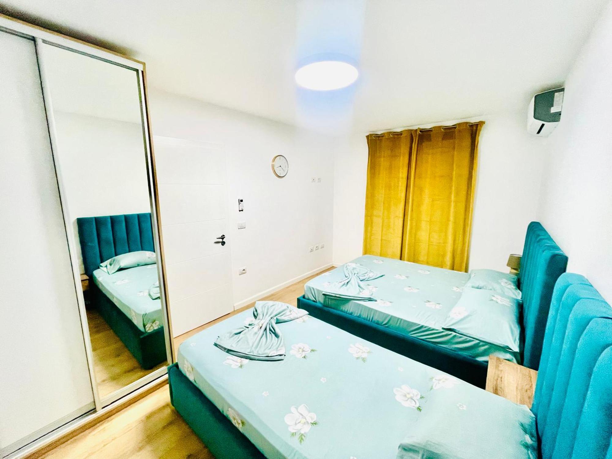 Central Apartment 2, Tirana Buitenkant foto